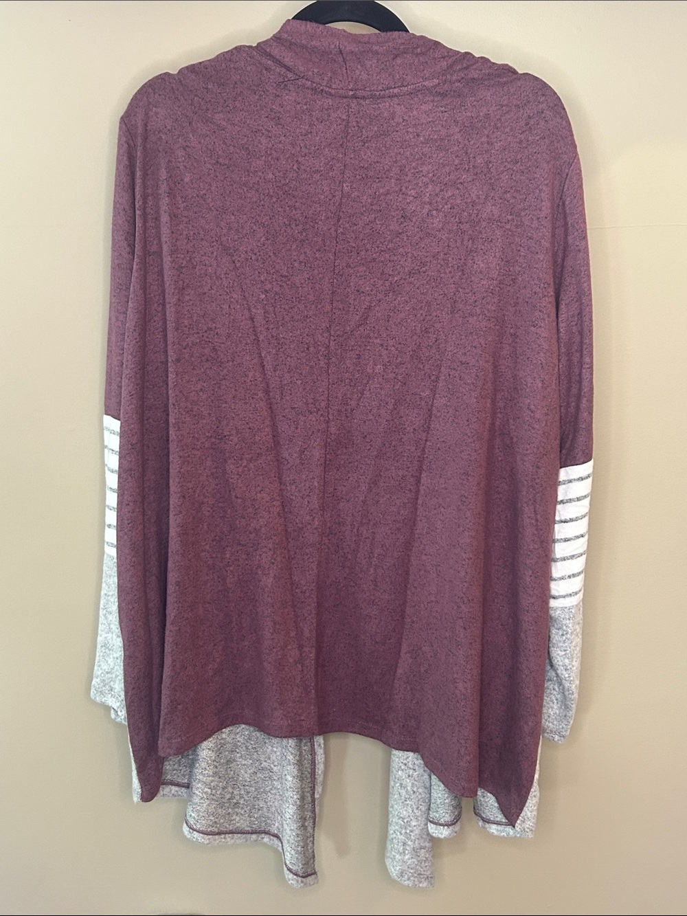 Market & Spruce Mauve, White & Gray Open Front Colorblock Cardigan - Picture 4 of 4